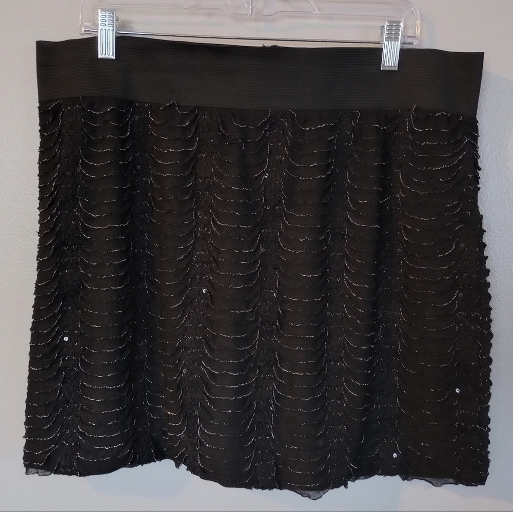 Black XL ruffle sparkly sequined goth pull-on skirt with elastic waistband
